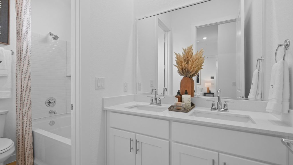 secondary bathroom